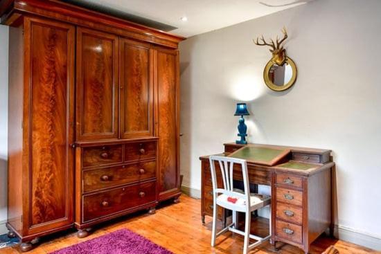 Quirky 4 Bedroom With Terrace * Cardiff
